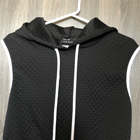 Quilted Textures Crop Top Tank Top Hoodie - Picture 7 of 12